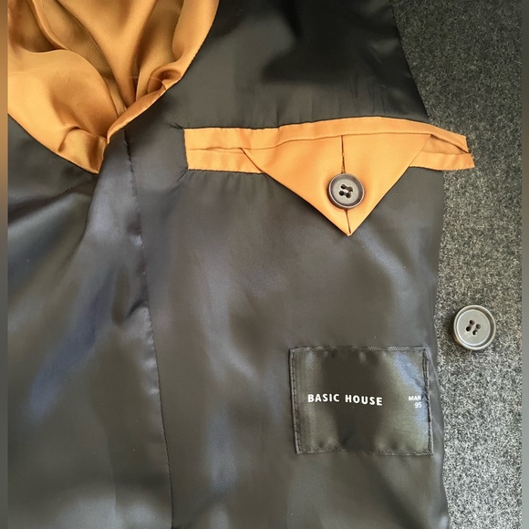 Men’s pea coat. Korean brand men’s coat. Fitted with decorative buttons - Picture 2 of 4